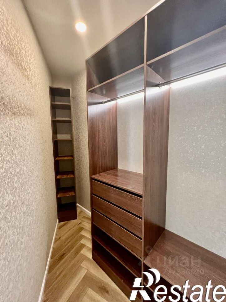 4-комн квартира Оренбургский тракт, 8Д,  д. 8Д