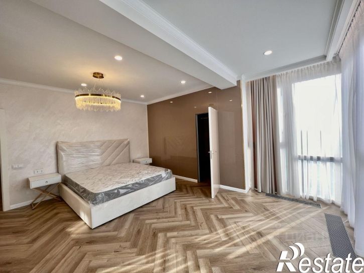 4-комн квартира Оренбургский тракт, 8Д,  д. 8Д