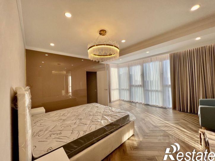 4-комн квартира Оренбургский тракт, 8Д,  д. 8Д