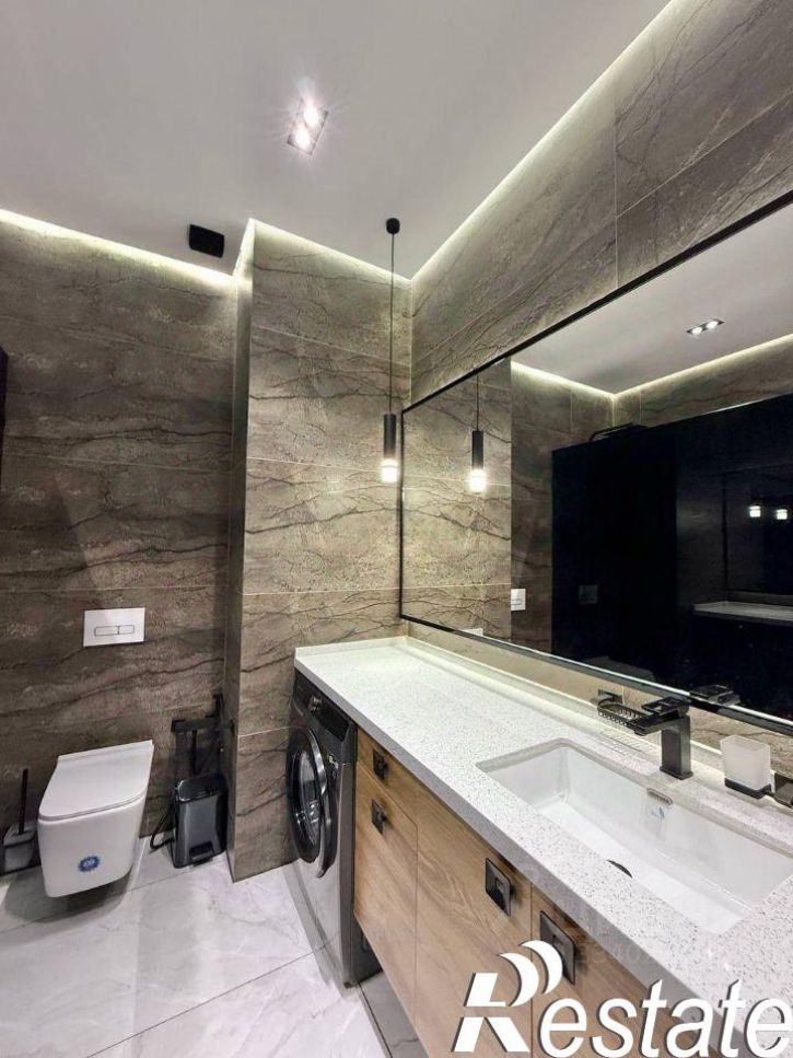 2-комн квартира улица Короленко, 28Б,  д. 28Б
