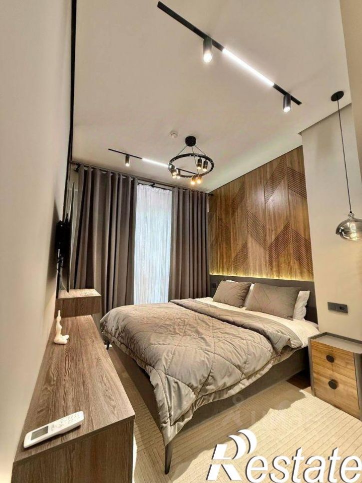 2-комн квартира улица Короленко, 28Б,  д. 28Б