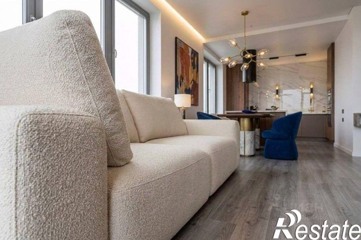 4-комн квартира Оренбургский тракт, 8Д,  д. 8Д
