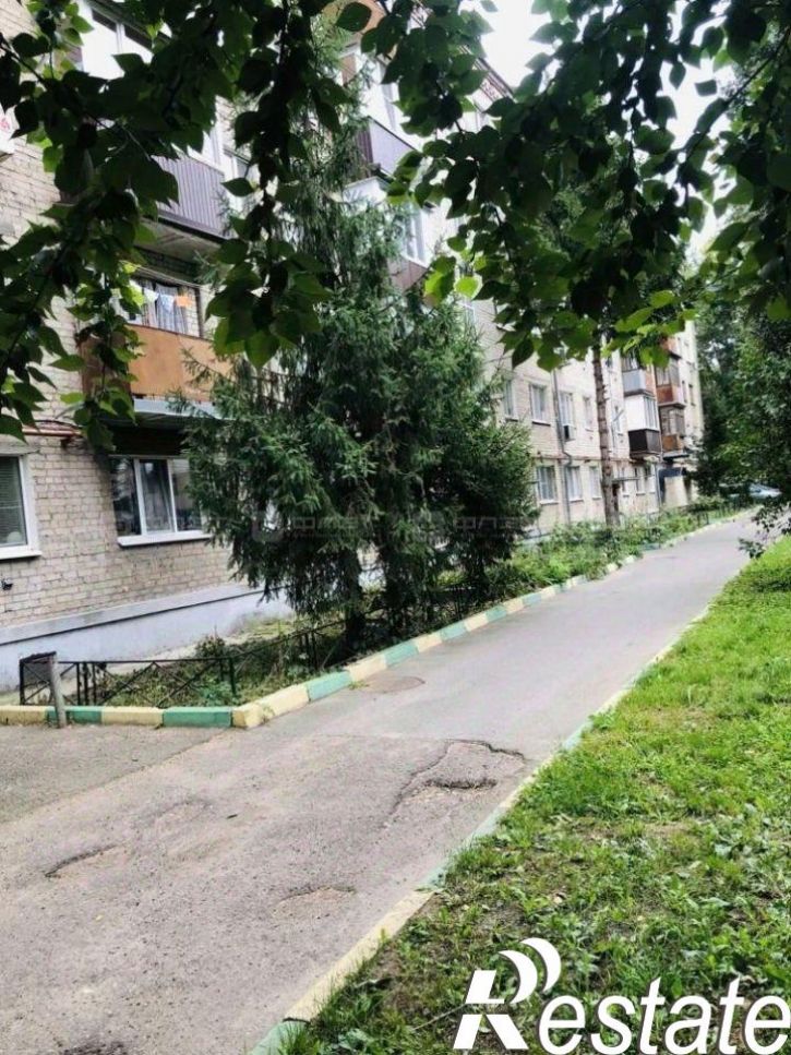 2-комн квартира улица Павлюхина, 120,  д. 120