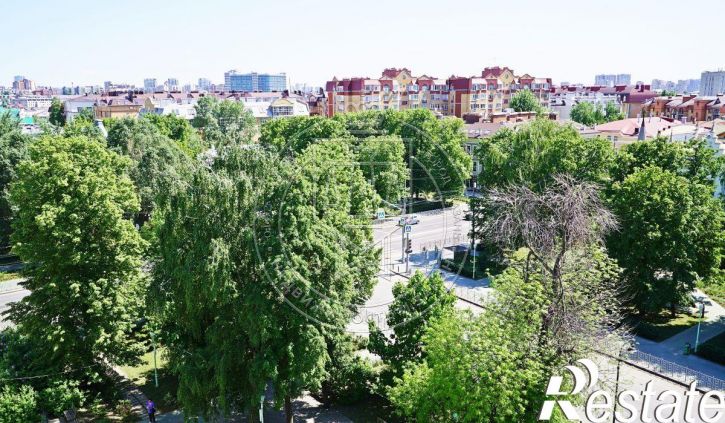 2-комн квартира Фатыха Карима ул, 20