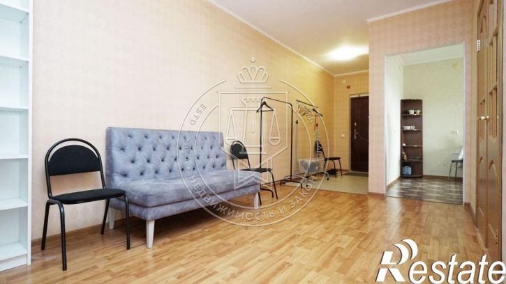 3-комн квартира Космонавтов ул, 42А