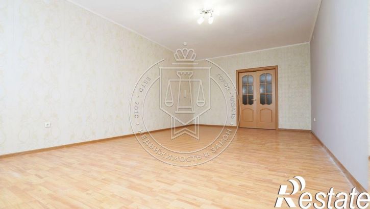 3-комн квартира Космонавтов ул, 42А