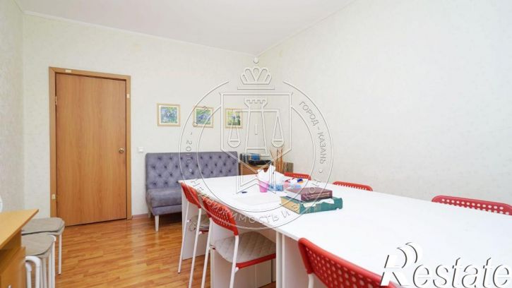 3-комн квартира Космонавтов ул, 42А