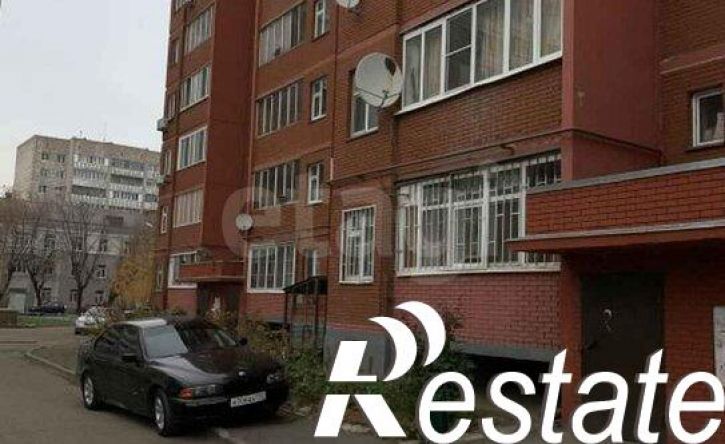 8-комн квартира улица Столярова, 15А,  д. 15А
