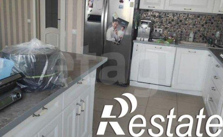 8-комн квартира улица Столярова, 15А,  д. 15А