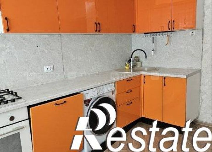 2-комн квартира улица Серова, 43 к1,  д. 43 к1
