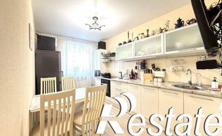3-комн квартира улица Космонавтов, 61Б,  д. 61Б