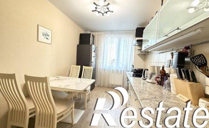 3-комн квартира улица Космонавтов, 61Б,  д. 61Б