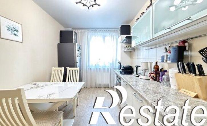 3-комн квартира улица Космонавтов, 61Б,  д. 61Б
