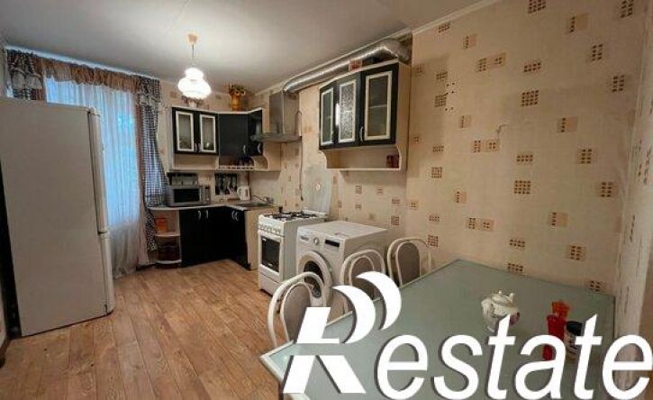 4-комн квартира улица Блюхера, 4,  д. 4