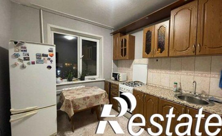 2-комн квартира улица Адоратского, 31,  д. 31