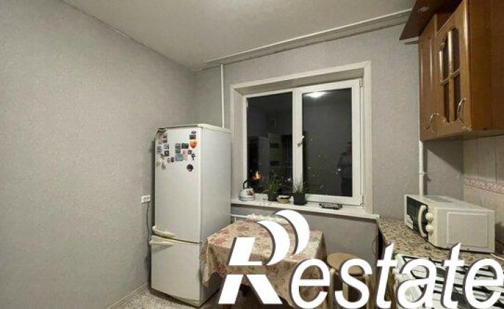 2-комн квартира улица Адоратского, 31,  д. 31