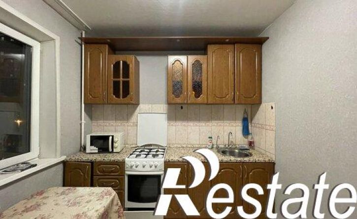 2-комн квартира улица Адоратского, 31,  д. 31