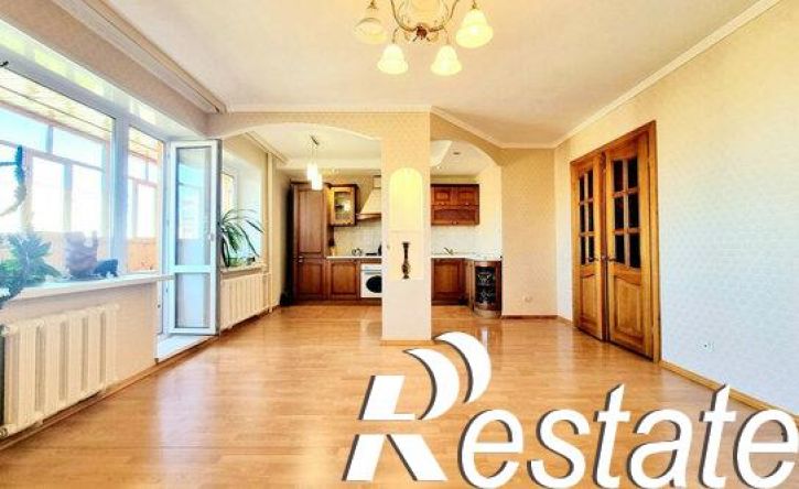 3-комн квартира улица Космонавтов, 44,  д. 44