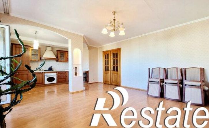 3-комн квартира улица Космонавтов, 44,  д. 44