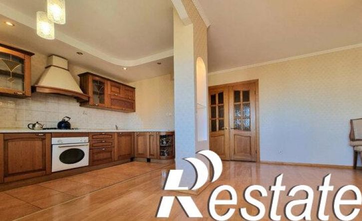 3-комн квартира улица Космонавтов, 44,  д. 44