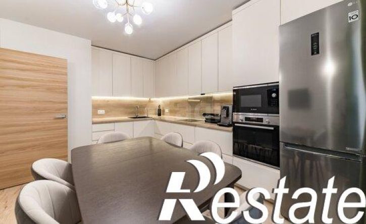 3-комн квартира улица Фикрята Табеева, 1,  д. 1