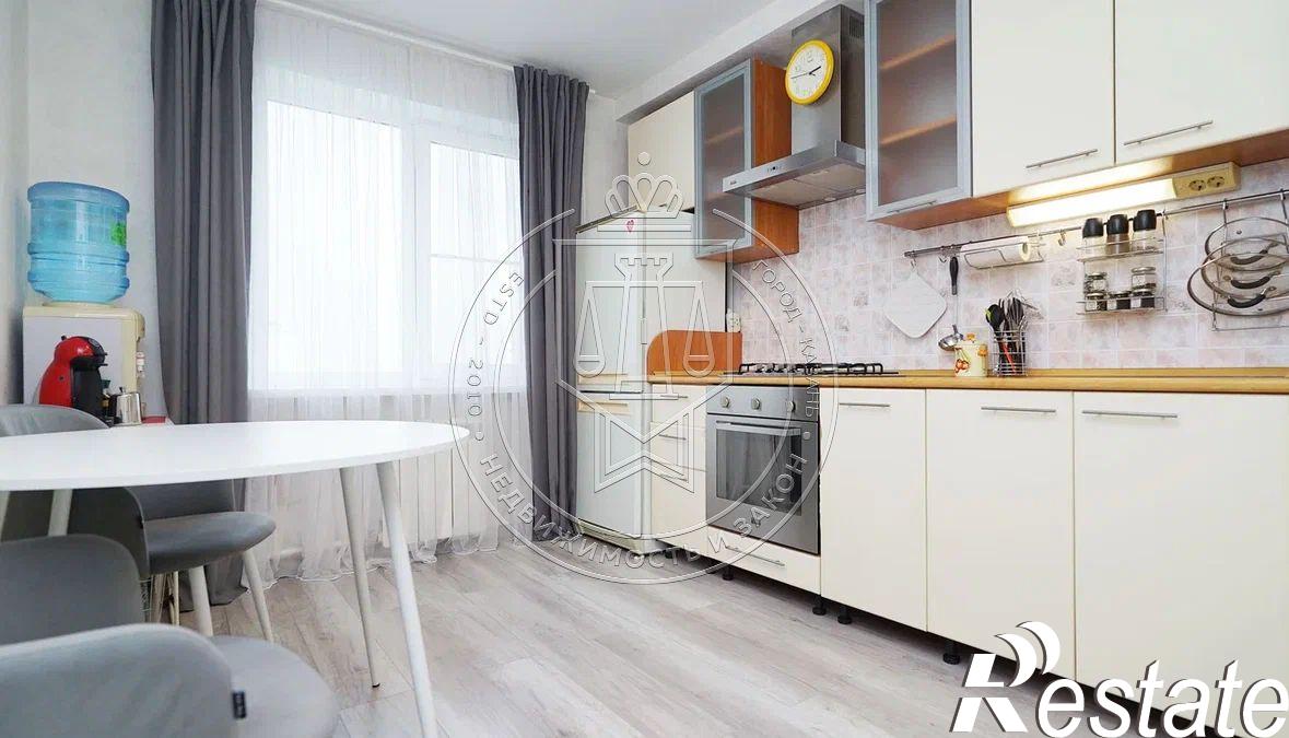 Купить квартиру за 10 400 000 рублей на Парковая ул, 18