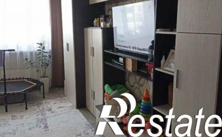 3-комн квартира улица Адоратского, 35,  д. 35
