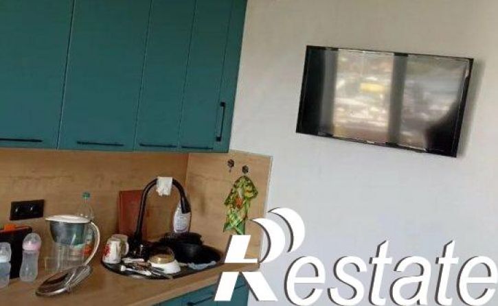 3-комн квартира улица Адоратского, 35,  д. 35