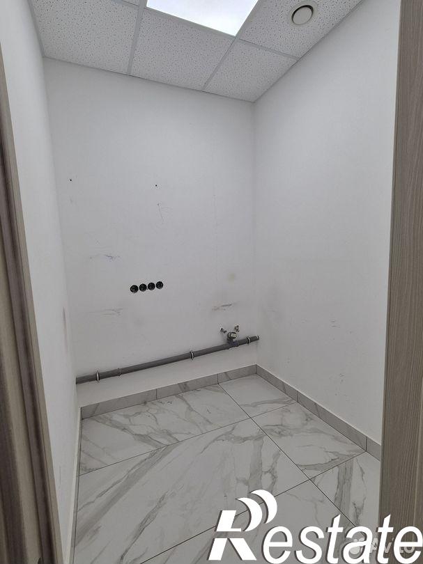 Сдать офис, помещение под офис за 104 000 рублей на проспект Альберта Камалеева, 1