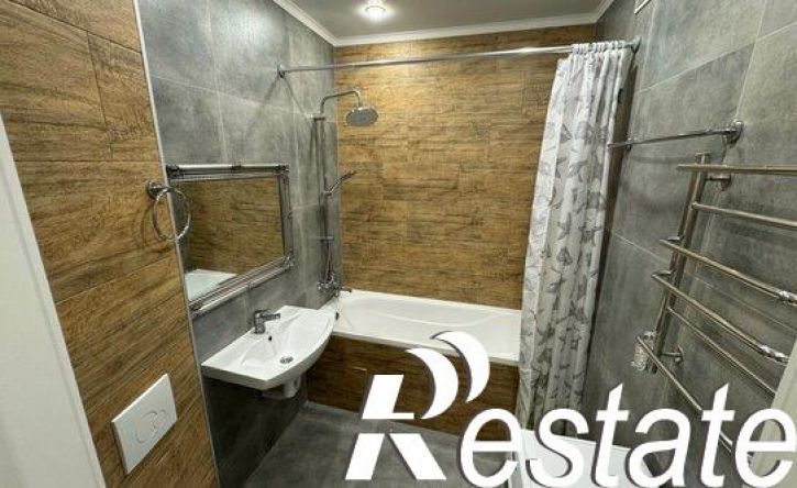 3-комн квартира улица Павлюхина, 108Б,  д. 108Б