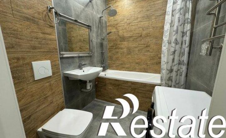 3-комн квартира улица Павлюхина, 108Б,  д. 108Б