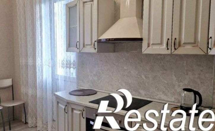 3-комн квартира улица Павлюхина, 110В,  д. 110В