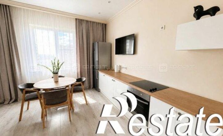 3-комн квартира улица Павлюхина, 110В,  д. 110В