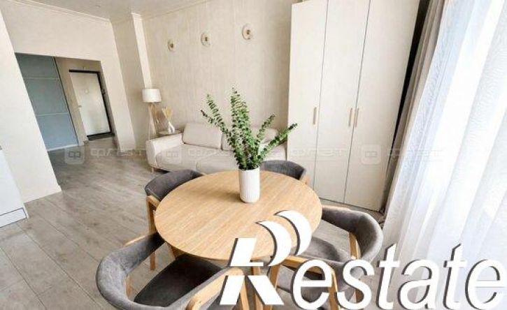 3-комн квартира улица Павлюхина, 110В,  д. 110В