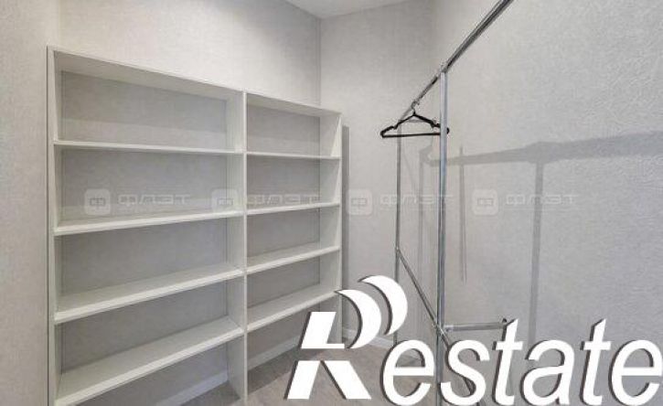 3-комн квартира улица Павлюхина, 110В,  д. 110В