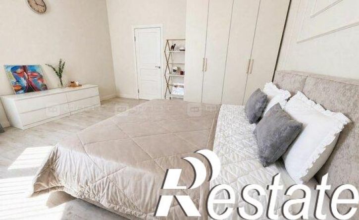 3-комн квартира улица Павлюхина, 110В,  д. 110В