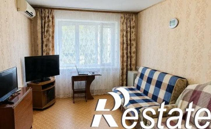3-комн квартира улица Адоратского, 42,  д. 42