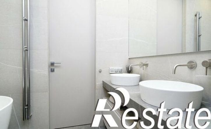 3-комн квартира улица Новаторов, 8Б,  д. 8Б