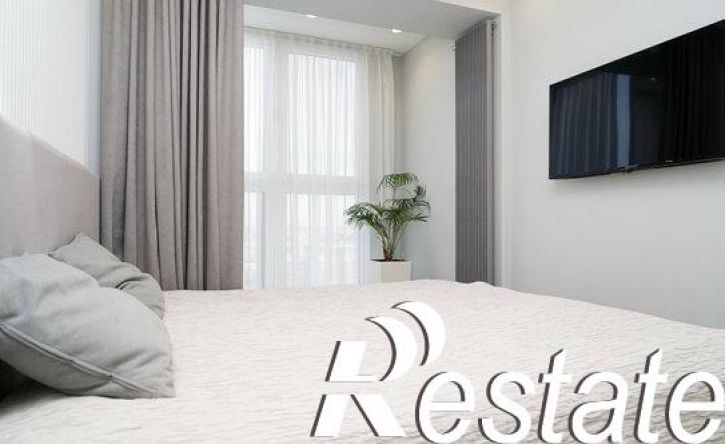 3-комн квартира улица Новаторов, 8Б,  д. 8Б