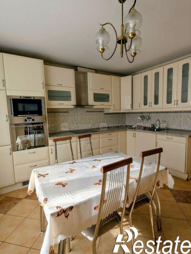 6-комн квартира ул. Заря д.6