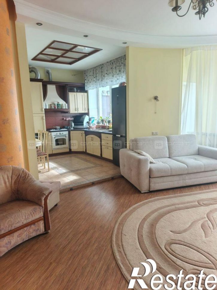 3-комн квартира ул. Поперечно-Центральная, дом 10