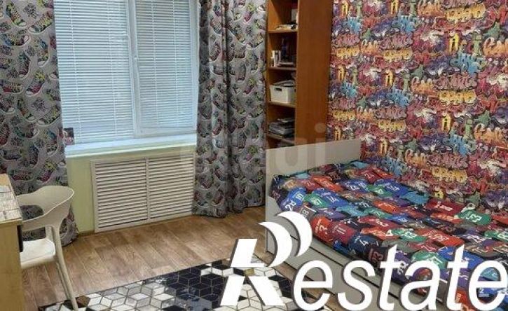3-комн квартира улица Адоратского, 9,  д. 9