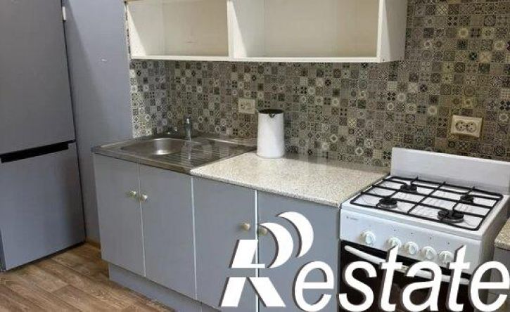 3-комн квартира улица Адоратского, 9,  д. 9