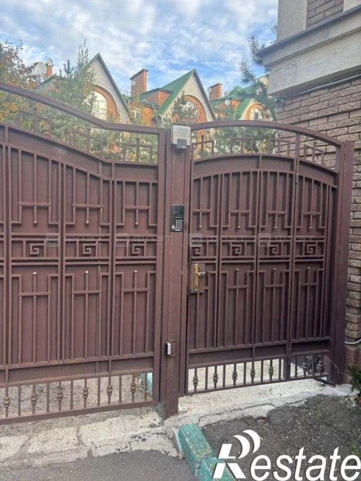 3-комн квартира ул. Бутлерова, дом 31