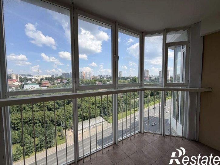 3-комн квартира пр-кт. Универсиады, дом 12