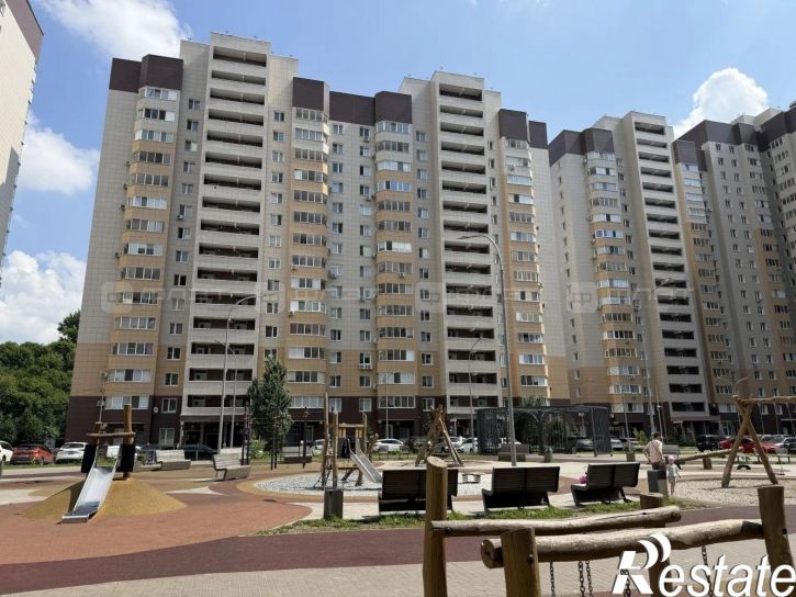 3-комн квартира пр-кт. Универсиады, дом 12